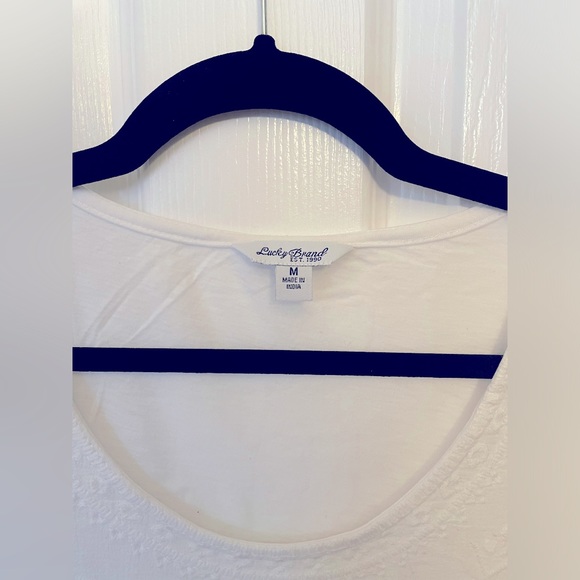 Lucky brand tops in medium - Picture 3 of 3